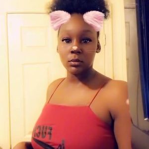 Meet your Posher, Lacey